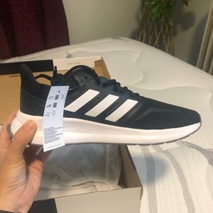 NWT Nike black running shoes 9